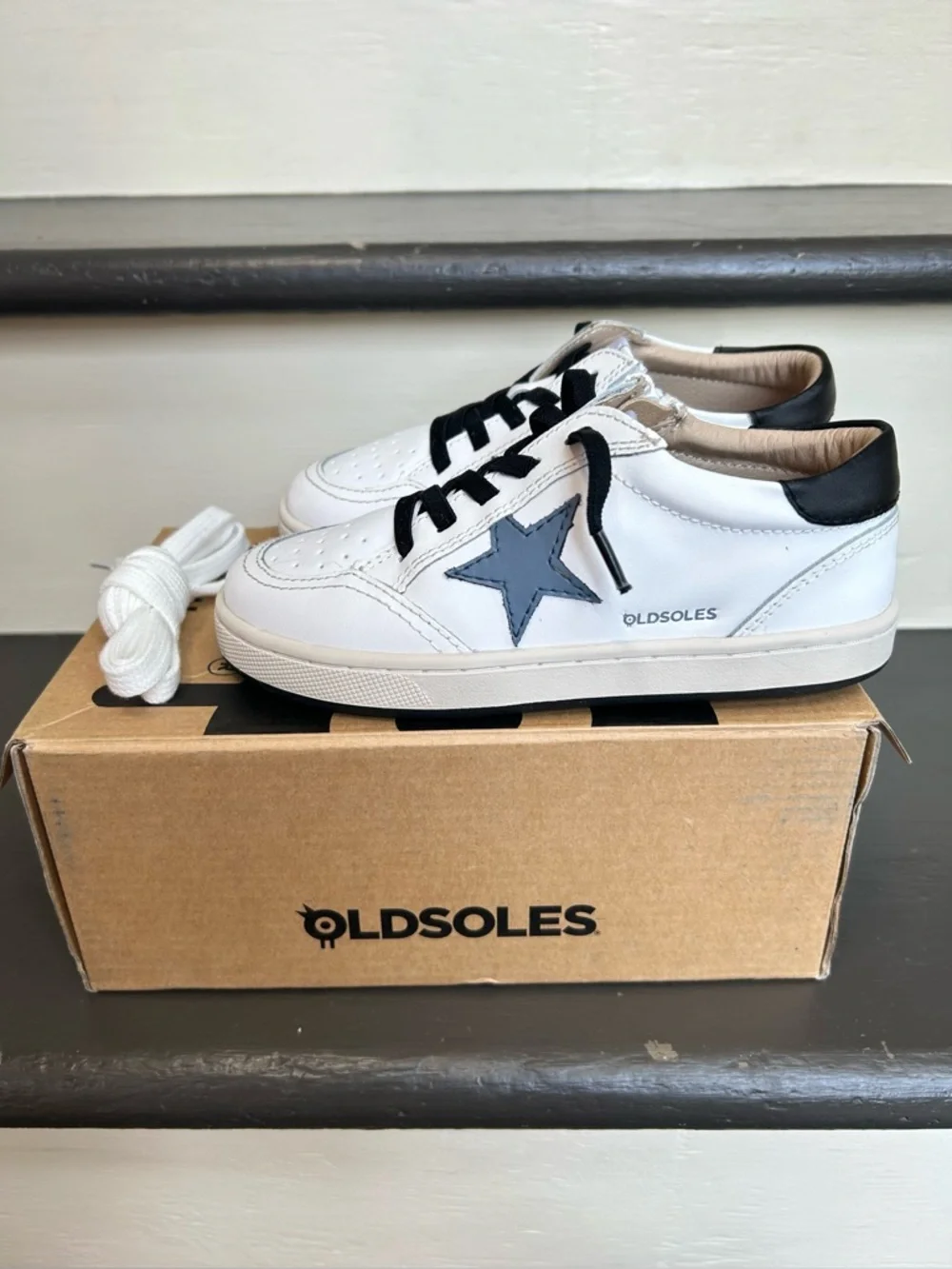 Old Soles Toddler Boy White Star Zipper Leather Sneaker, Size 29, 11.5-12 US